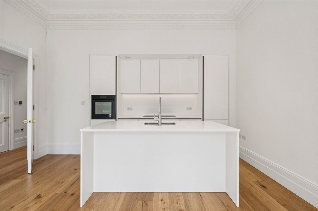 Property photo 1 of 14 Kitchen