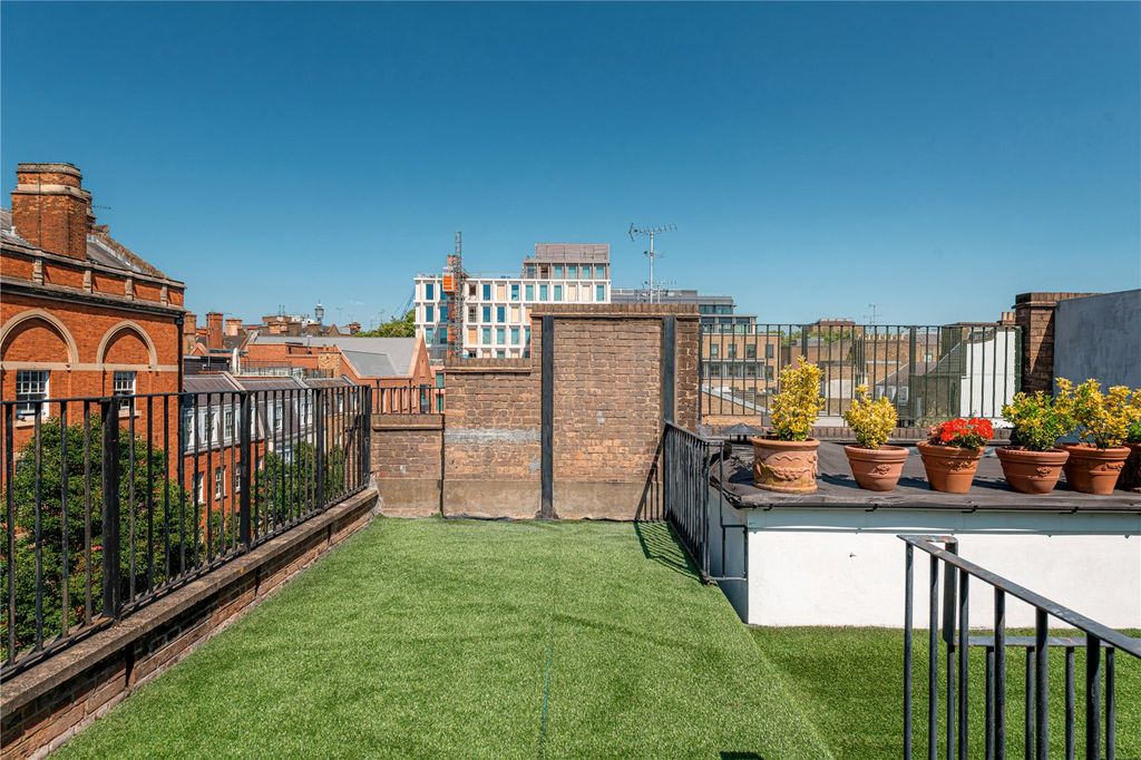 Property photo 2 of 15 Roof Terrace 2