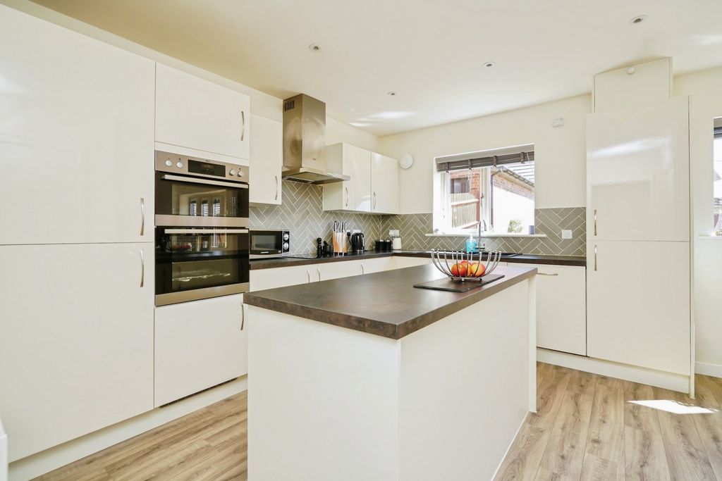 Property photo 2 of 21 Pbox-Img.Jpg