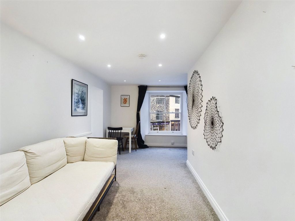 Property photo 2 of 13 Picture No. 02