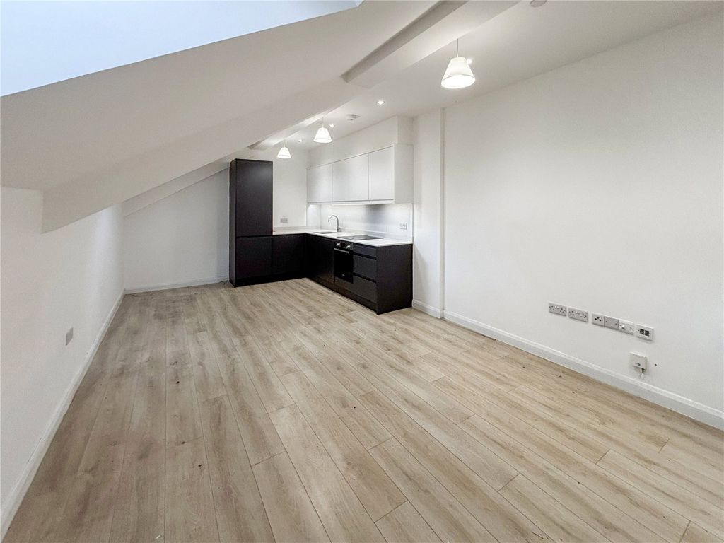 Property photo 2 of 8 Picture No. 04