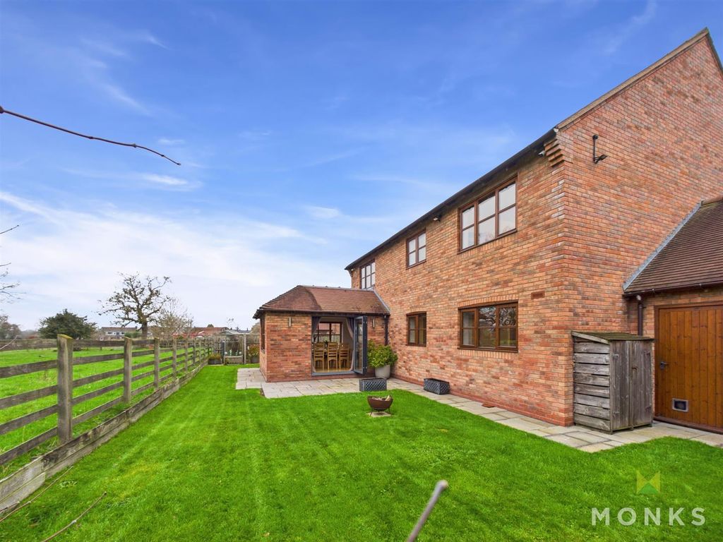 Property photo 2 of 27 Cam01348G0-Pr0779-Still039.Jpg