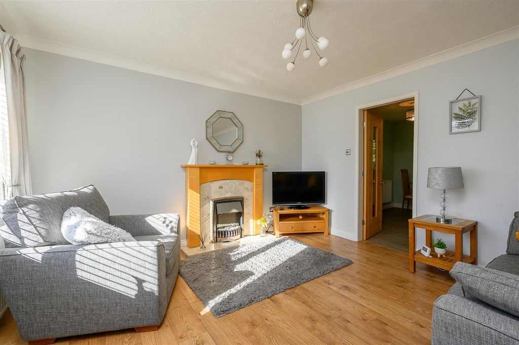 Property photo 3 of 16 Living Room