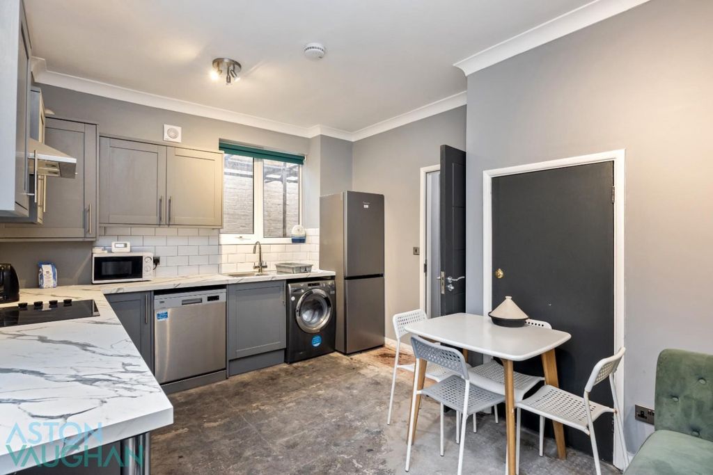 Property photo 1 of 11 4619830