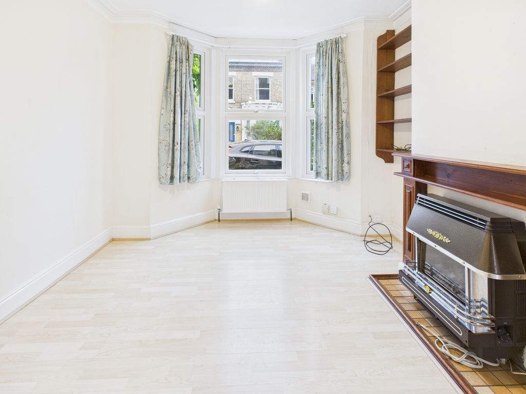 Property photo 3 of 13 Cam02545G0-Pr0504-Still005