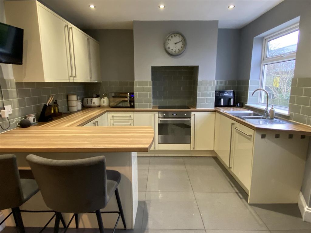 Property photo 3 of 22