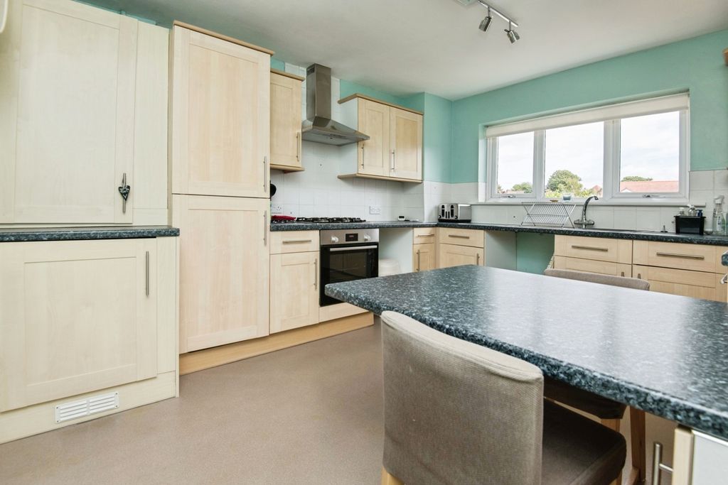 Property photo 2 of 17 Photo