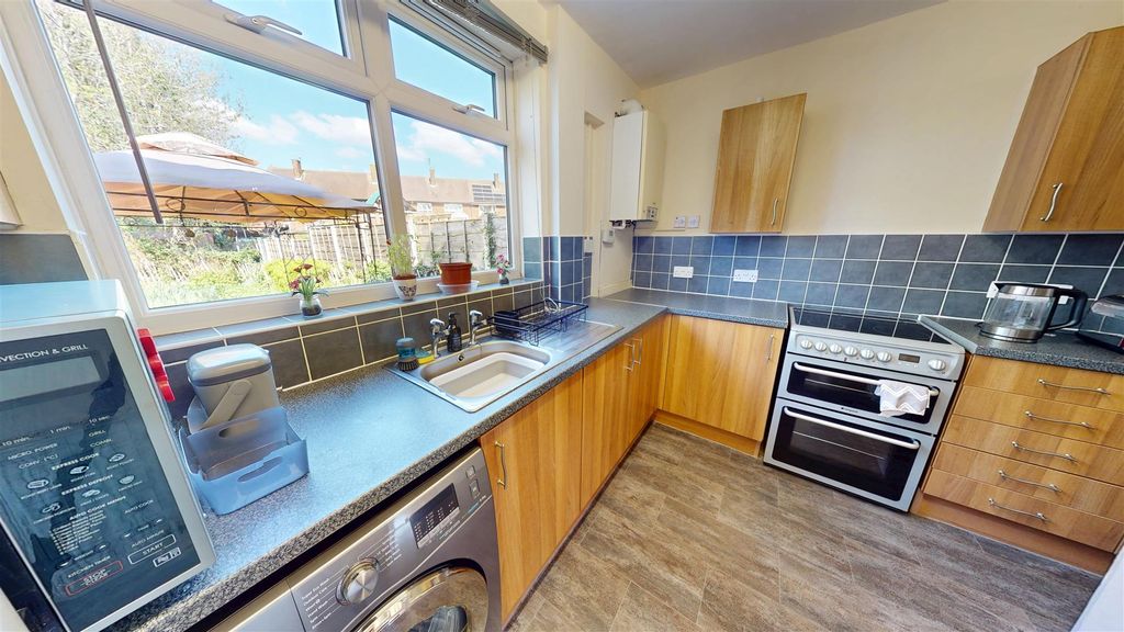 Property photo 3 of 18