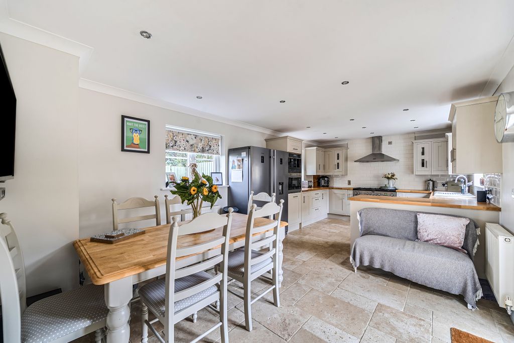 Property photo 3 of 18 13628371168E4E91Ef052d