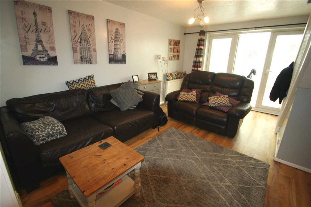 Property photo 2 of 9 Living Room