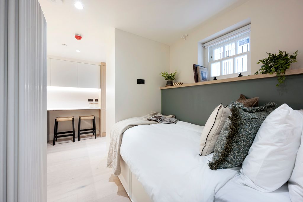 Property photo 2 of 12