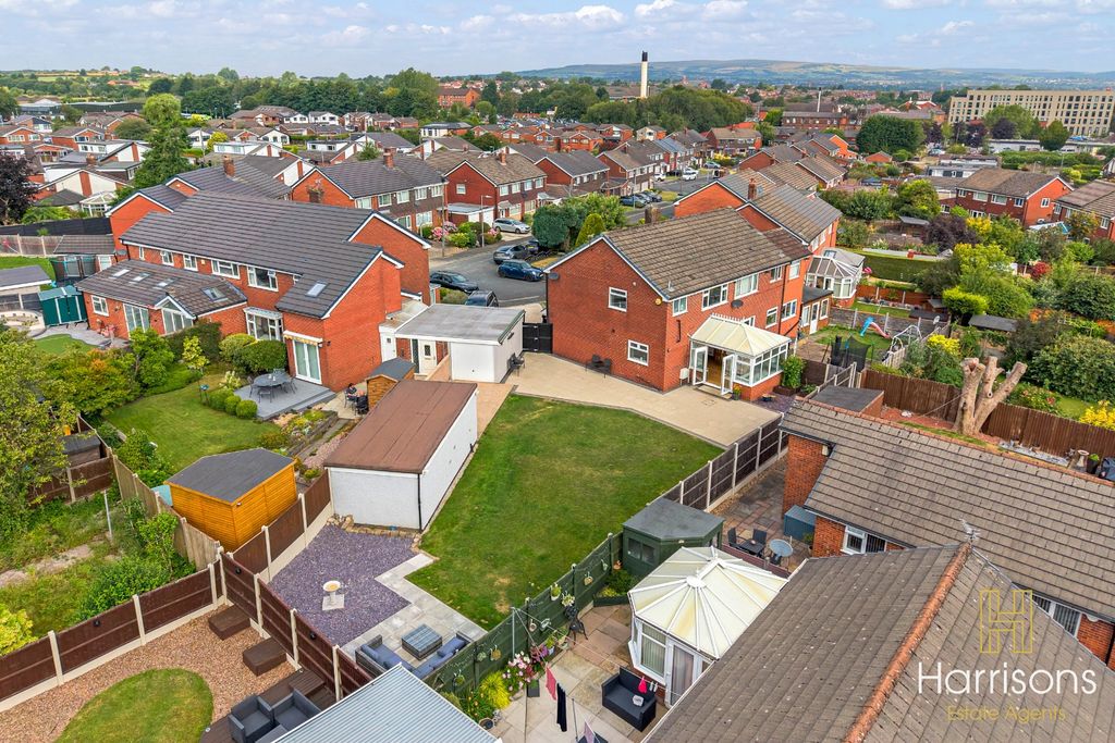 Property photo 2 of 42 4988485