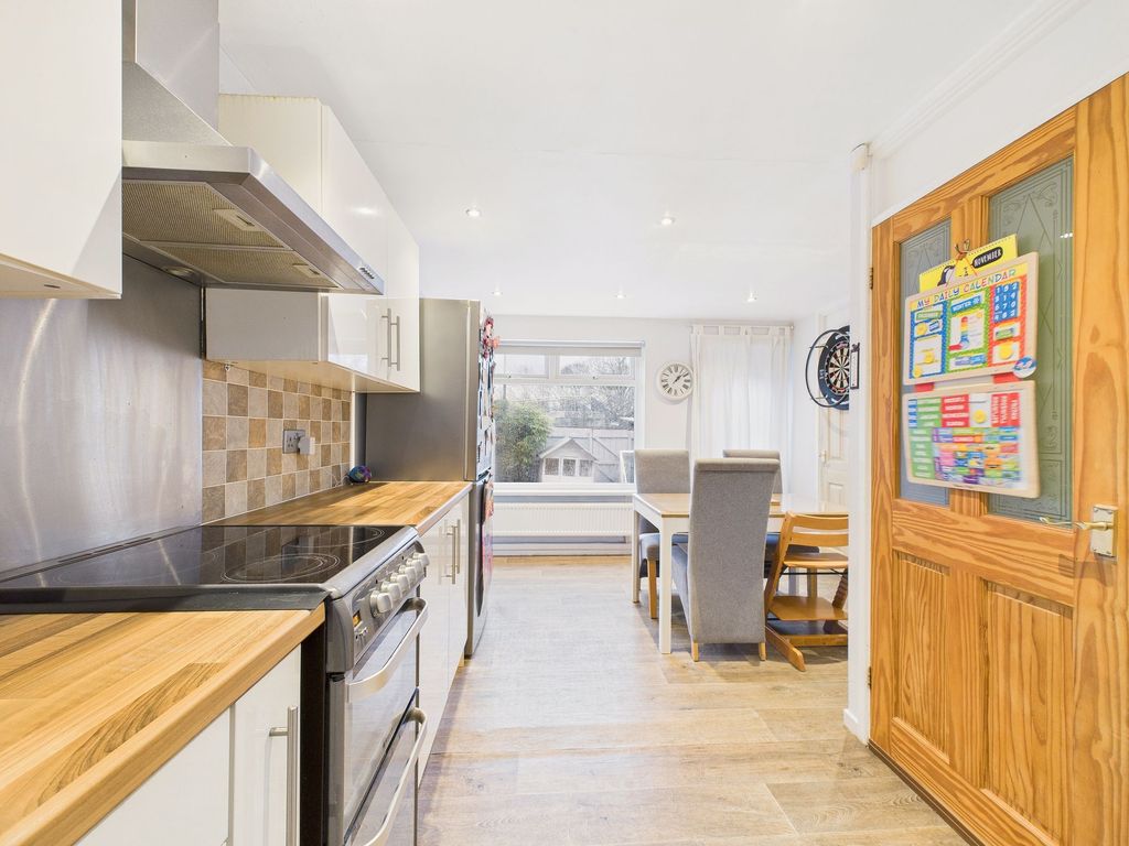 Property photo 1 of 12 Dining Kitchen