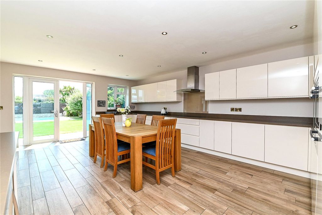 Property photo 3 of 22 Picture No. 03