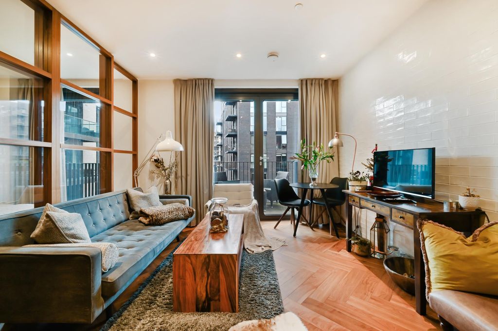 Property photo 3 of 24