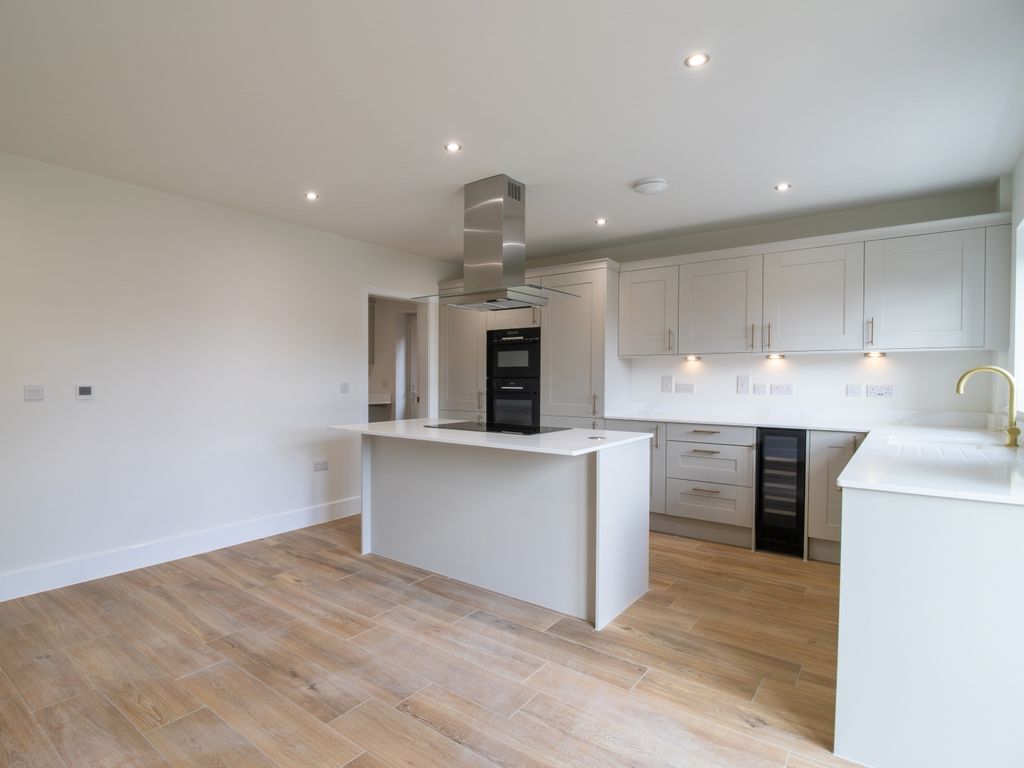 Property photo 3 of 18 Derwent-74