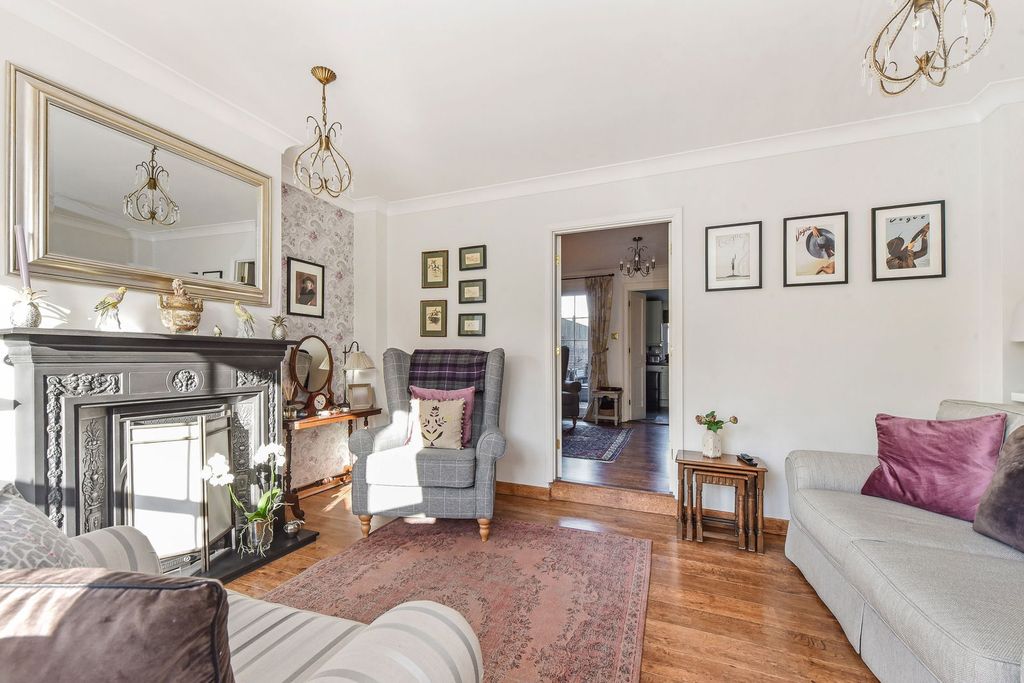 Property photo 2 of 23