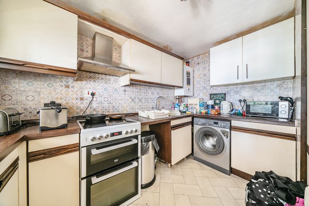 Property photo 2 of 22 Kitchen