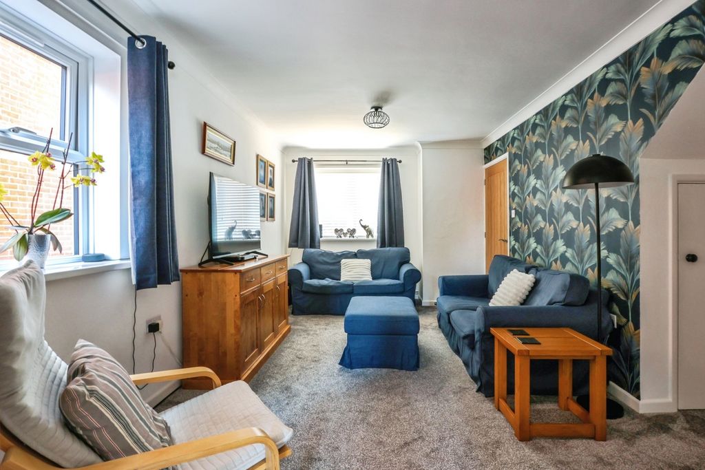 Property photo 3 of 20 Pbox-Img.Jpg