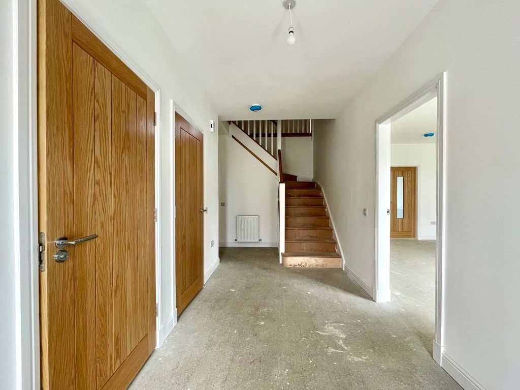 Property photo 3 of 39