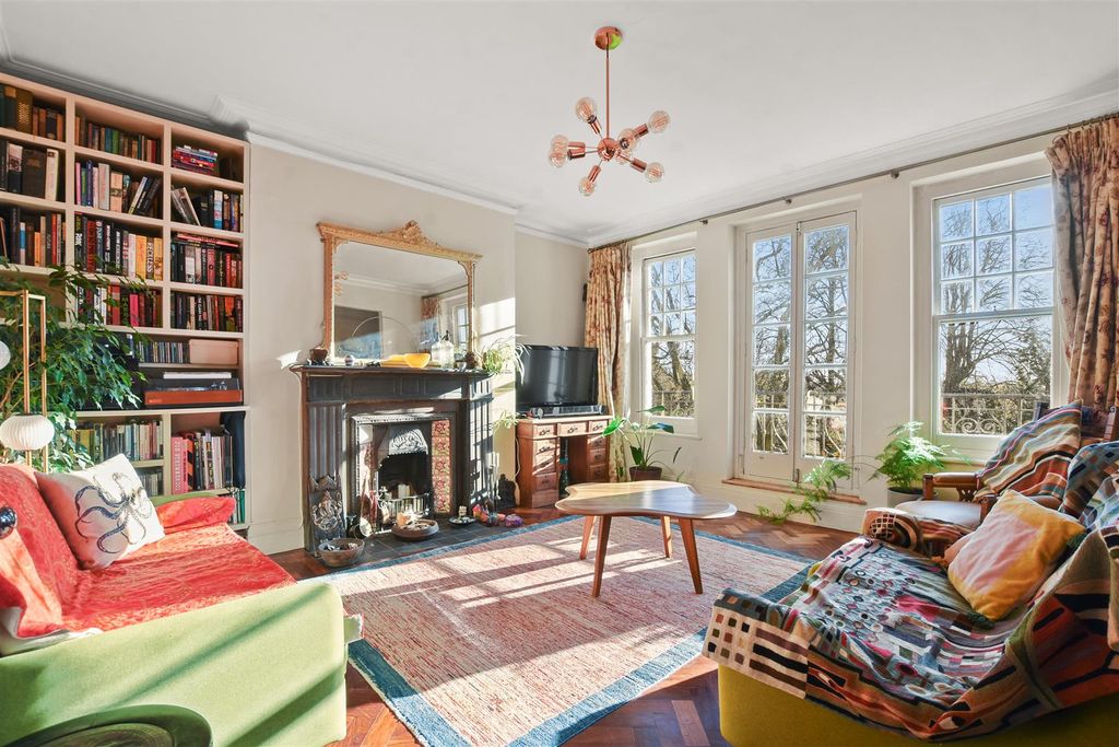 Property photo 2 of 12 31 Brookfield Mansions - Reception.Jpg