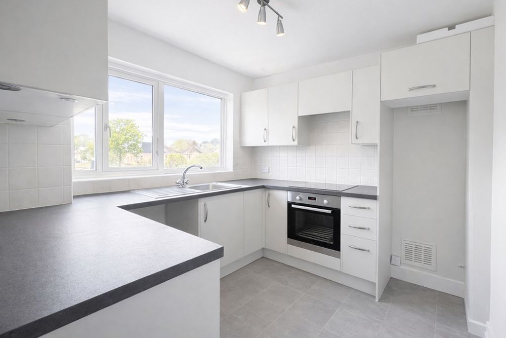 Property photo 2 of 6 Photo 5