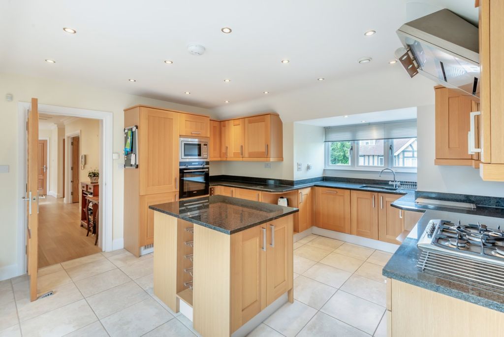 Property photo 2 of 10 Picture No. 06