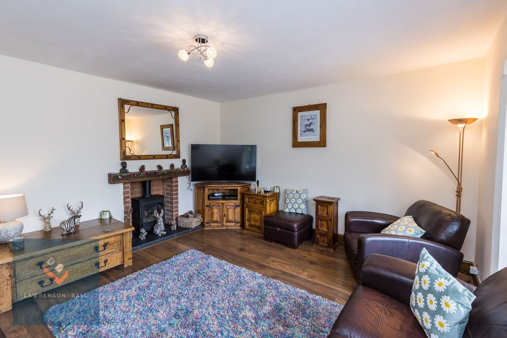 Property photo 2 of 23