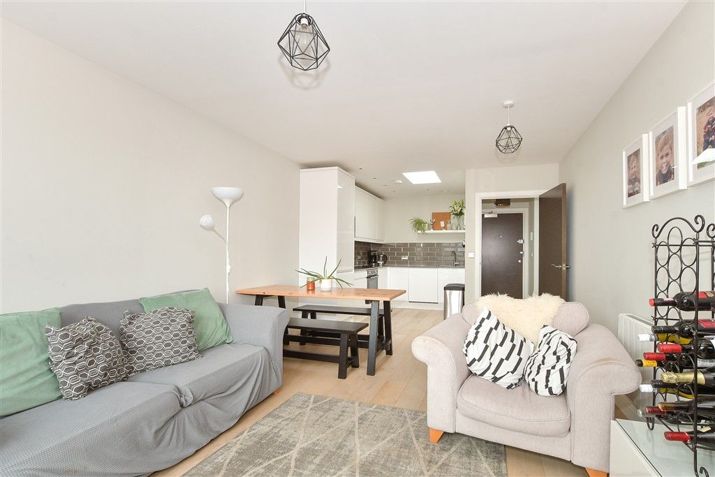 Property photo 1 of 11 Lounge/ Kitchen