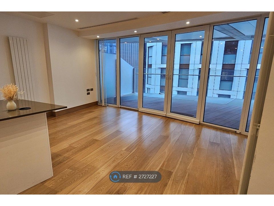 Property photo 3 of 11 Balcony