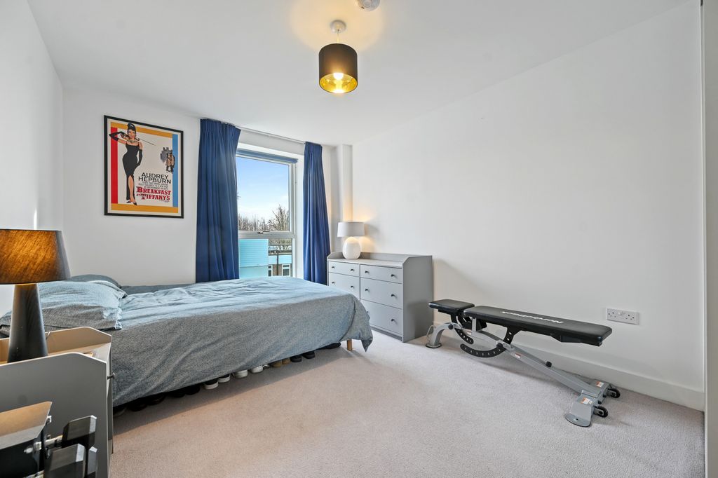 Property photo 3 of 8 Bedroom