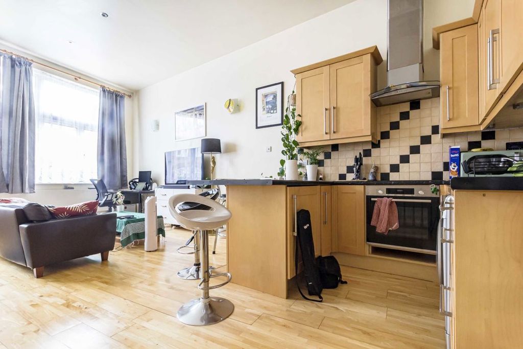 Property photo 2 of 3