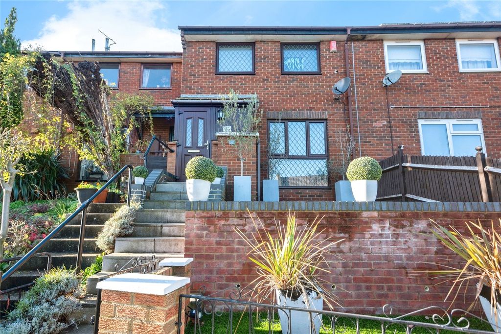 Property photo 1 of 17 Front