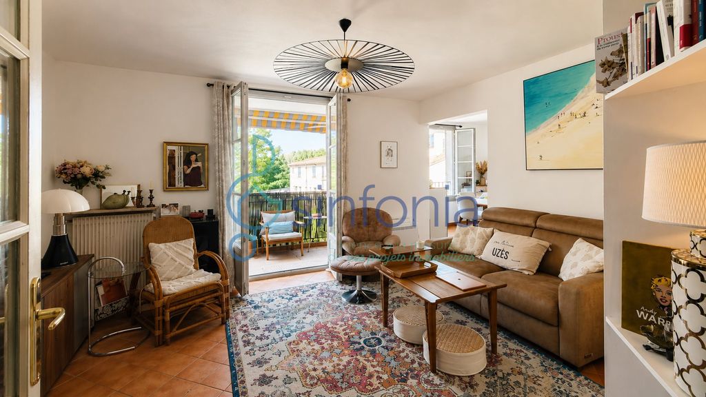 Property photo 1 of 11 Uzès Centre Superb 3-Bedroom Apartment Completely Renovated With Terrace, Air Conditioning, Cellar And Parking Space
