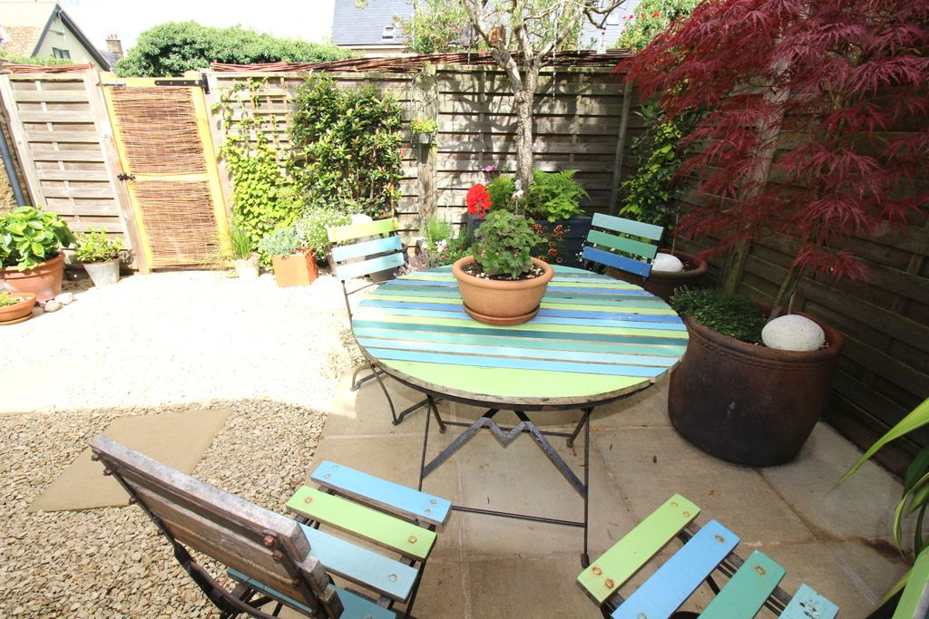 Property photo 2 of 22