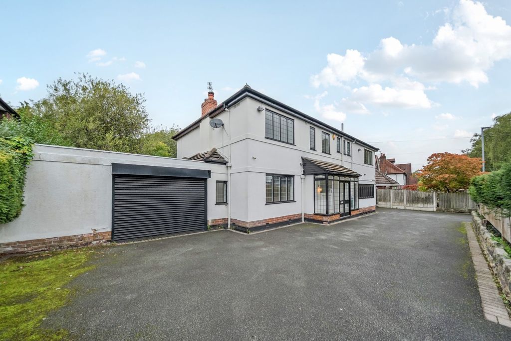 Property photo 1 of 18 External