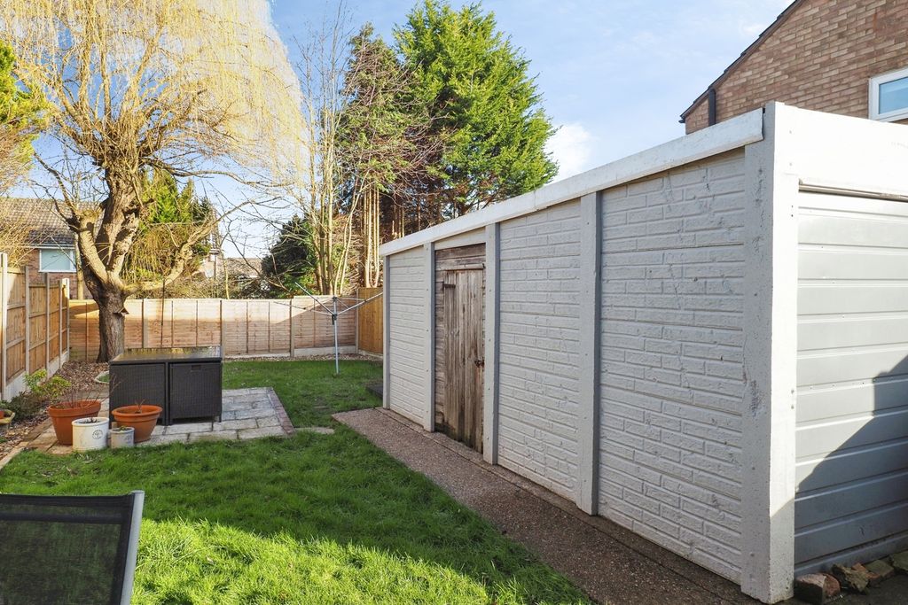 Property photo 2 of 17 Winter Garden