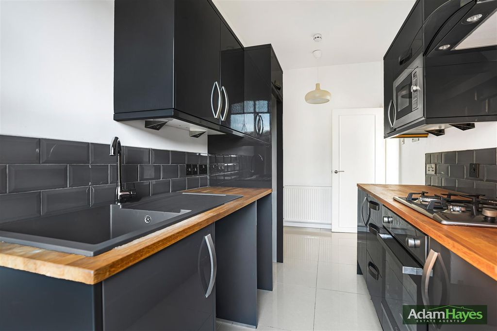 Property photo 3 of 15 18_85425_Watermarked.Jpg