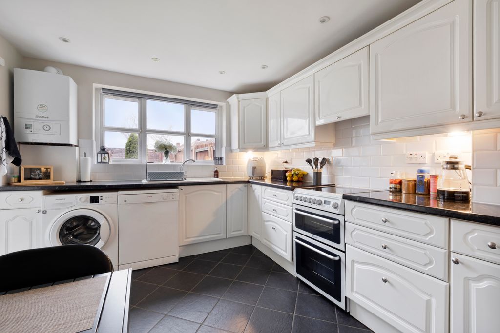 Property photo 2 of 30 Picture No. 10