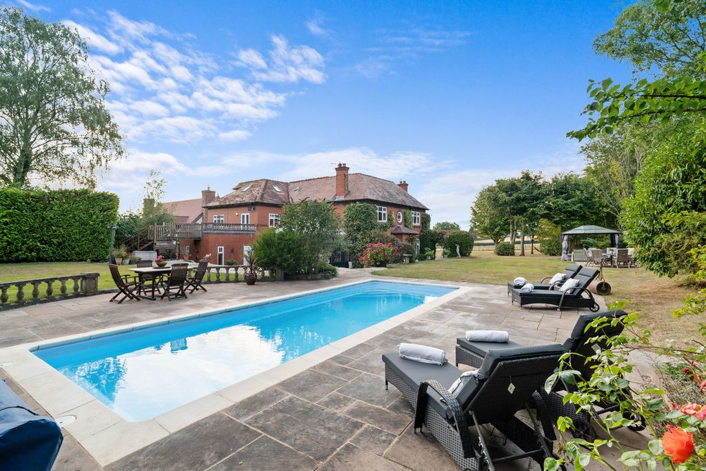 Property photo 1 of 49