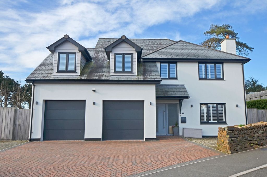 Property photo 1 of 33