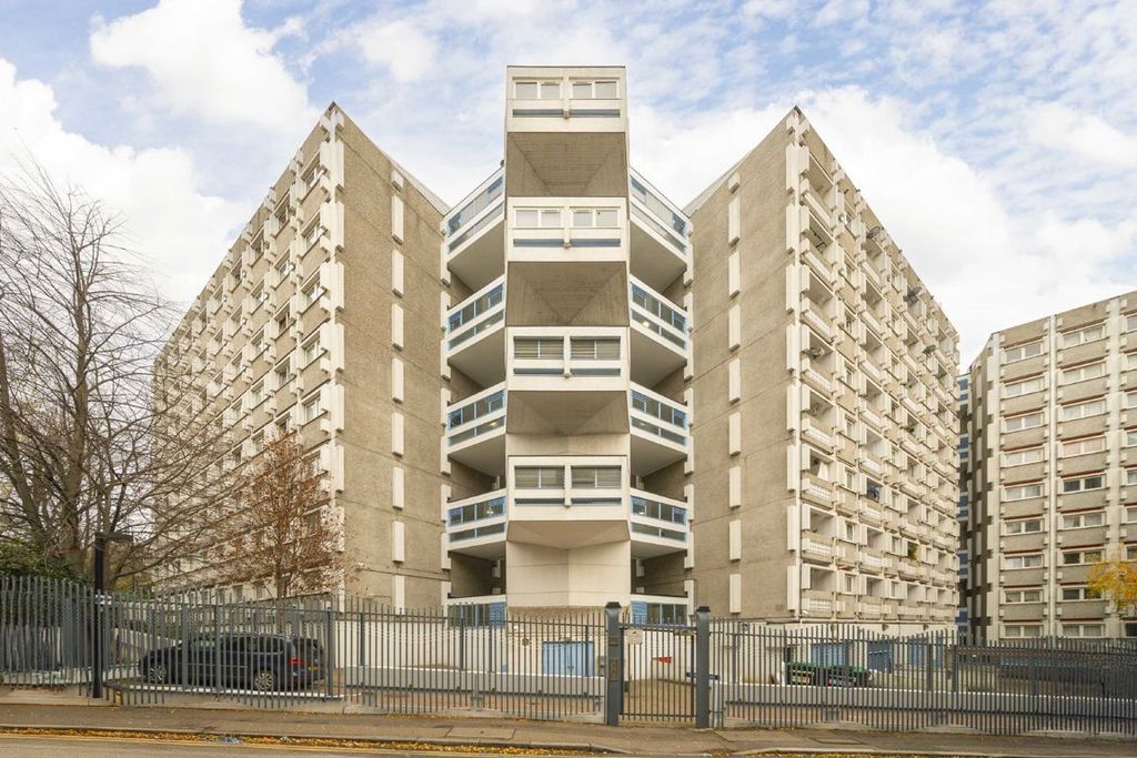 Property photo 1 of 8