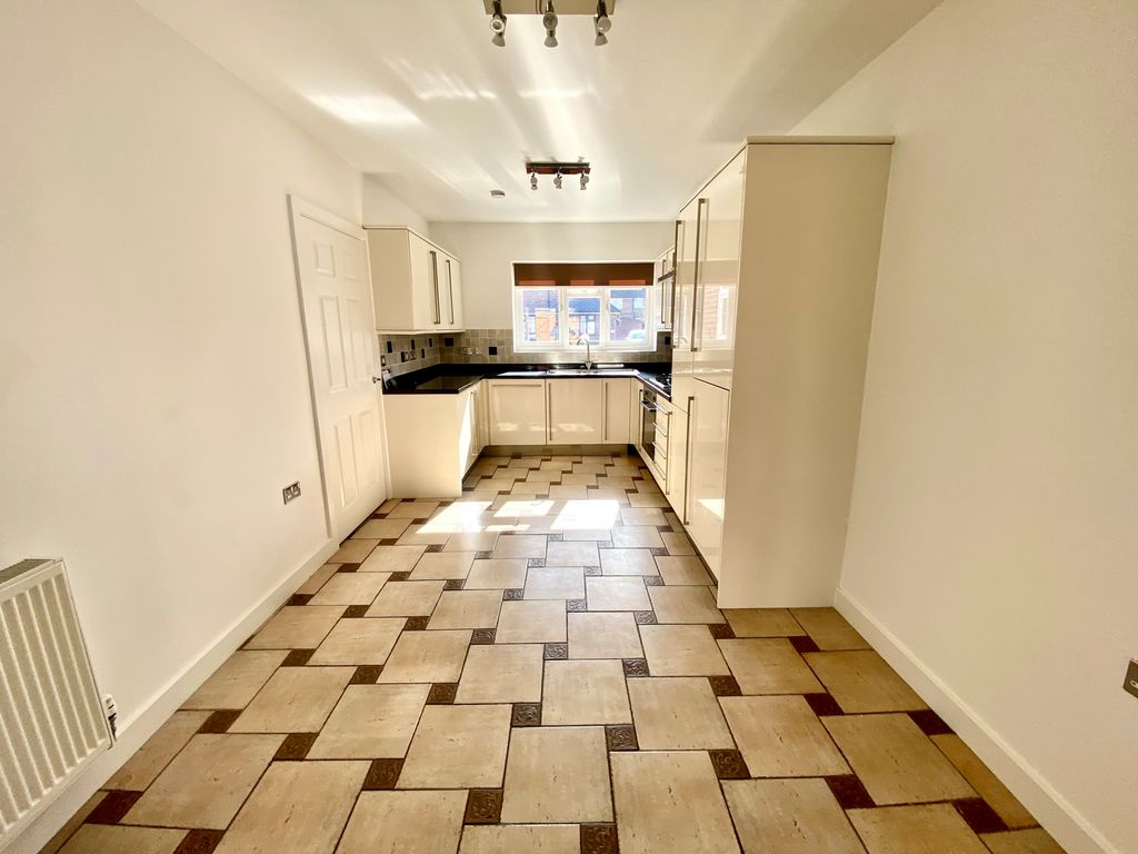 Property photo 2 of 13 Kitchen