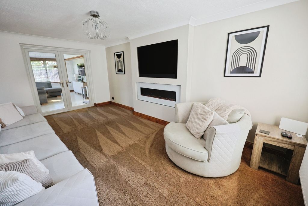 Property photo 3 of 19 Pbox-Img.Jpg