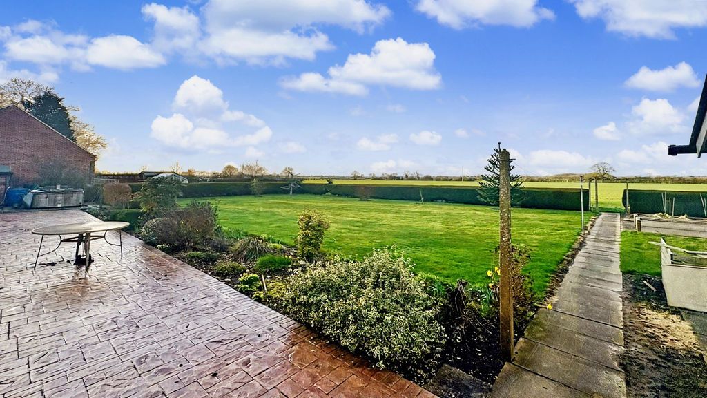 Property photo 2 of 22 Photo 19