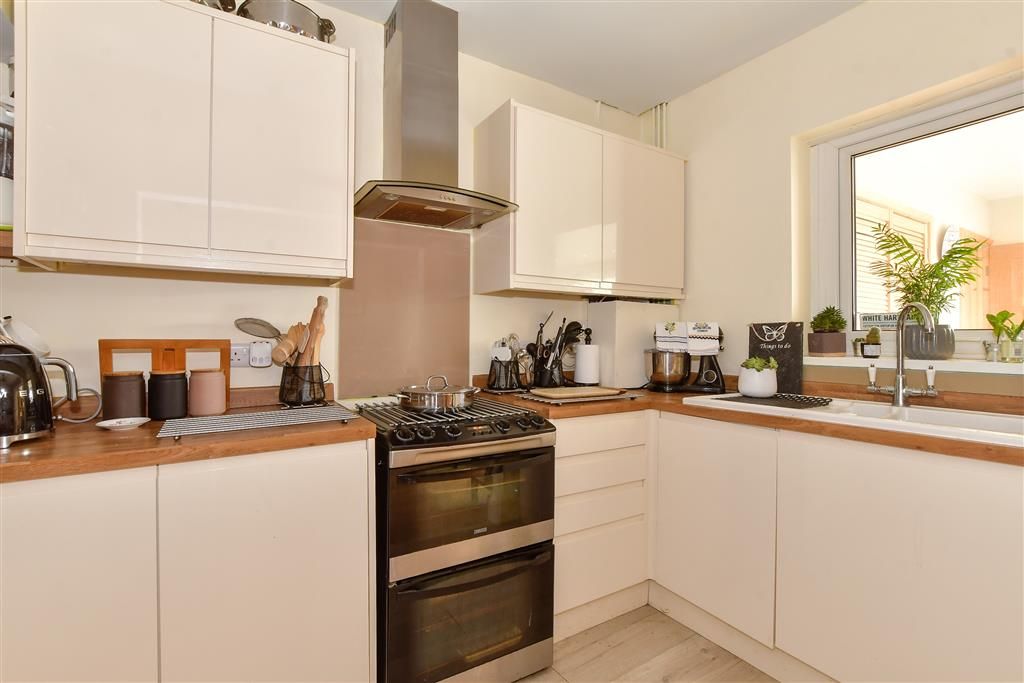 Property photo 1 of 15 Kitchen