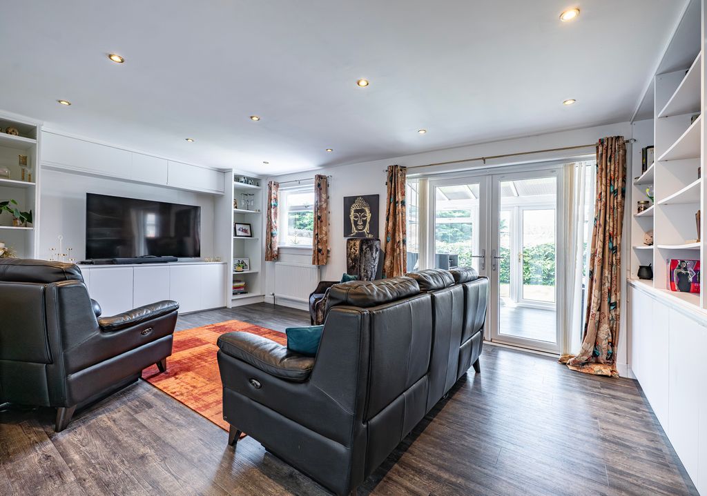 Property photo 3 of 53