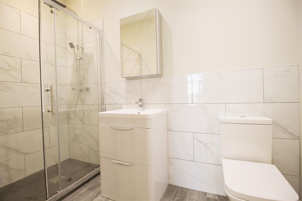 Property photo 2 of 7 Ensuite.Jpg