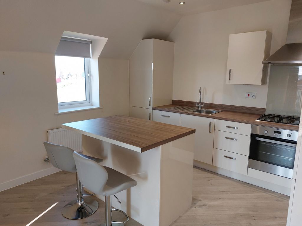 Property photo 3 of 9 Kitchen