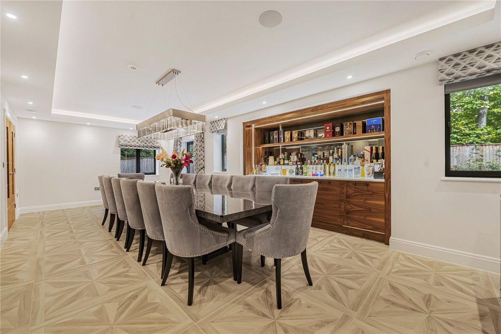 Property photo 3 of 22 Dining Room